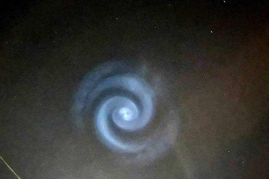Hrvate šokiralo misteriozno plavo svjetlo: 'Kao da se otvara portal na nebu'