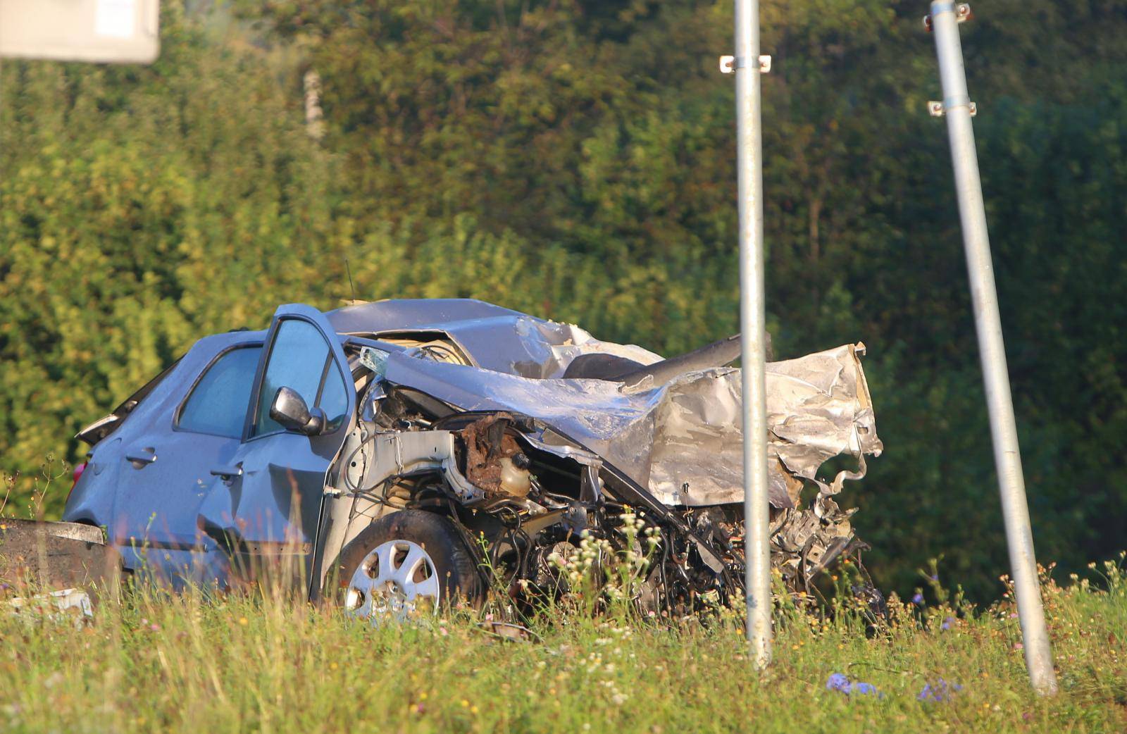 Netretić: U sudaru teretnog i osobnog automobila poginula vozačica