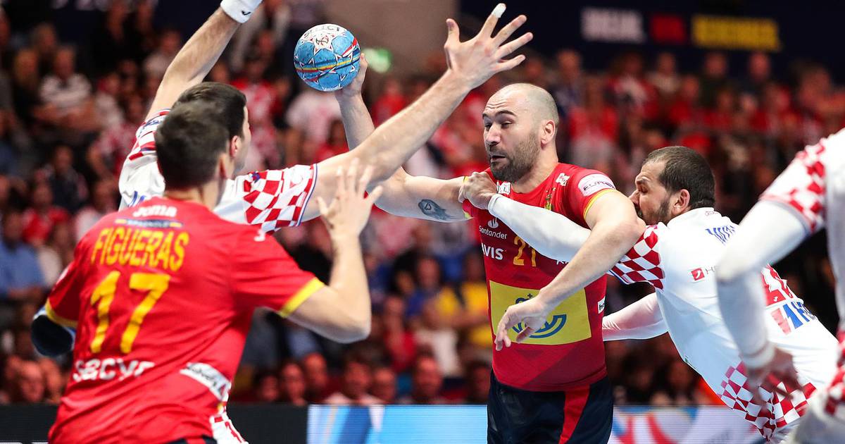 Spaniards take the lead against Croatia: They show pride and resilience, while Croatian fans pack the arenas…