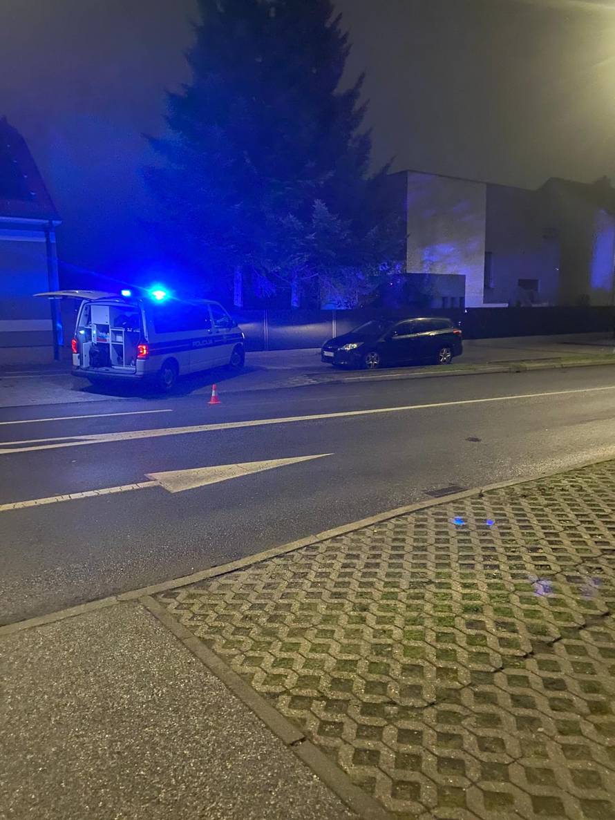 FOTO Divljao je Varaždinom! Prošao kroz kružni, 'pokupio' prometne znakove, ali i auto