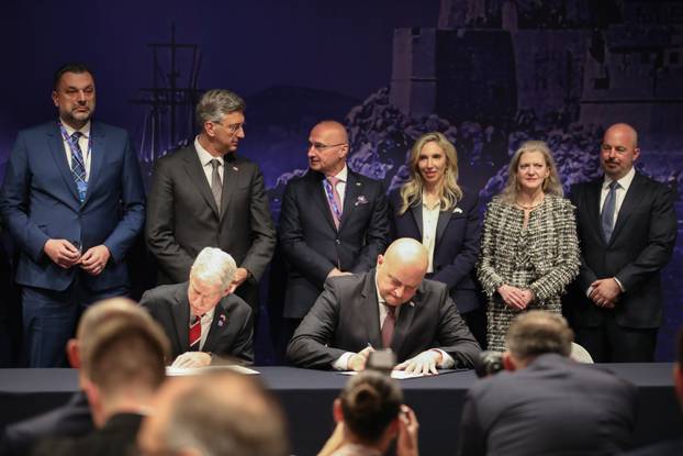 Dubrovnik: U sklopu Inicijative triju mora potpisan sporazum u području energetike, prometa, tehnologije, financija i porezne politike