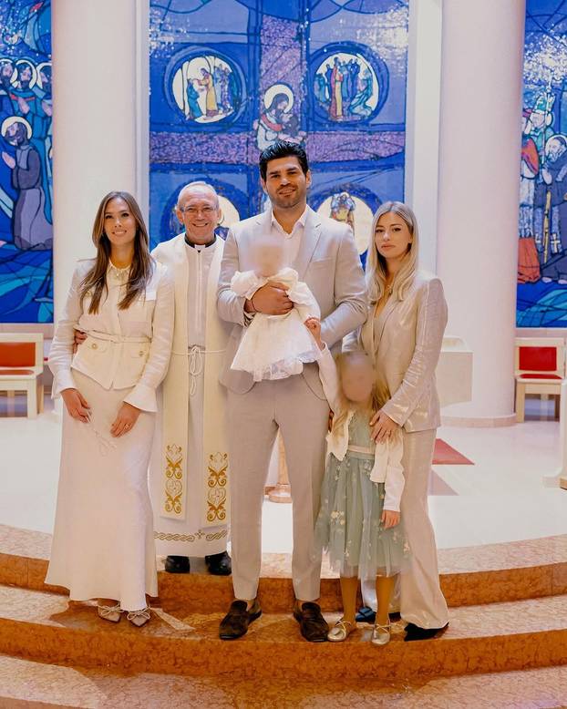 FOTO Ovo je ljepotica koja je osvojila srce Filipa Hrgovića. Od početka stoji uz 'El Animala'...