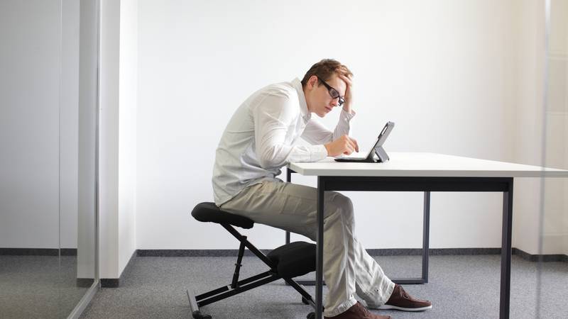 Zlatno pravilo za rad za stolom: Omjer 30:15 smanjuje bol u leđima i poboljšava fokus