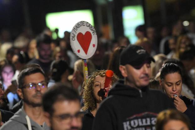 Zajednički prosvjed Osnovne škole "Pavle Savić", Pete beogradske gimnazije i Zrakoplovne akademije u Mirijevu