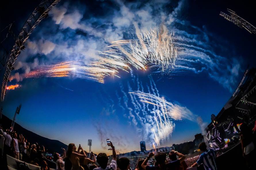 Split:  Vatromet na kraju prvog dana Ultra Europe Festivala