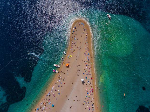 Zlatni rat, jedna od najpoznatijih jadranskih plaža 