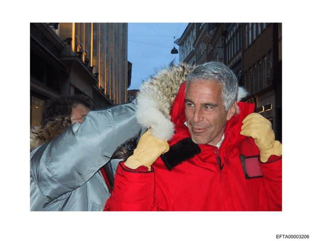 FOTO Ovo su dosad neviđene fotografije iz Epsteinovih spisa