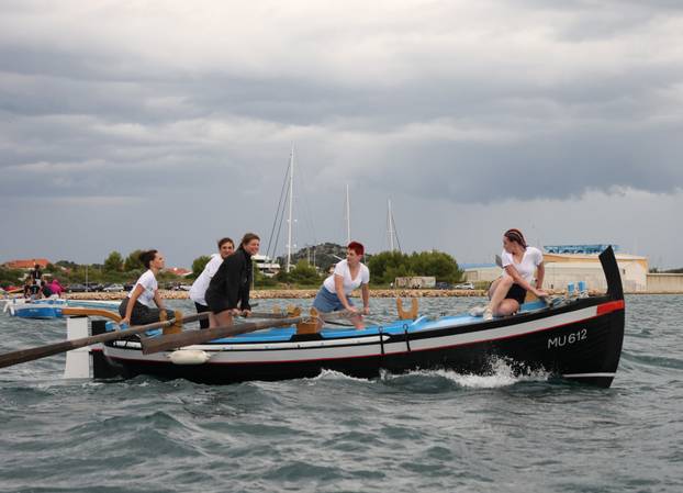 FOTO Ženska regata u Betini oduševila mještane i turiste