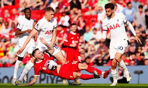 Liverpool zadržao teoretske šanse za naslov, razbio Spurse