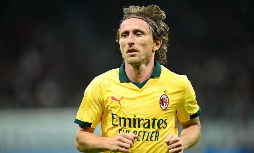 Serie A - AC Milan v Fiorentina