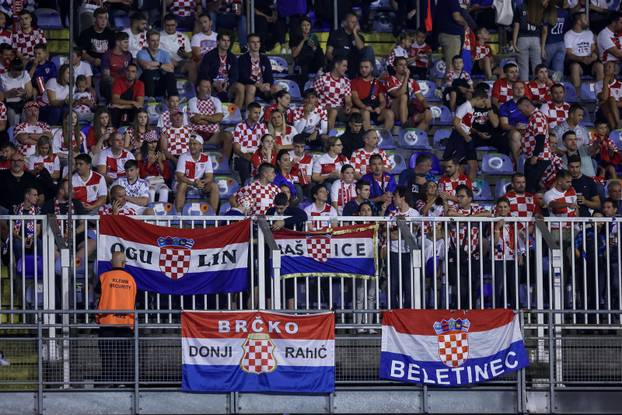 Atmosfera na tribinama tijekom susreta Hrvatske i Crne Gore u kvalifikacijama za Svjetsko prvenstvo