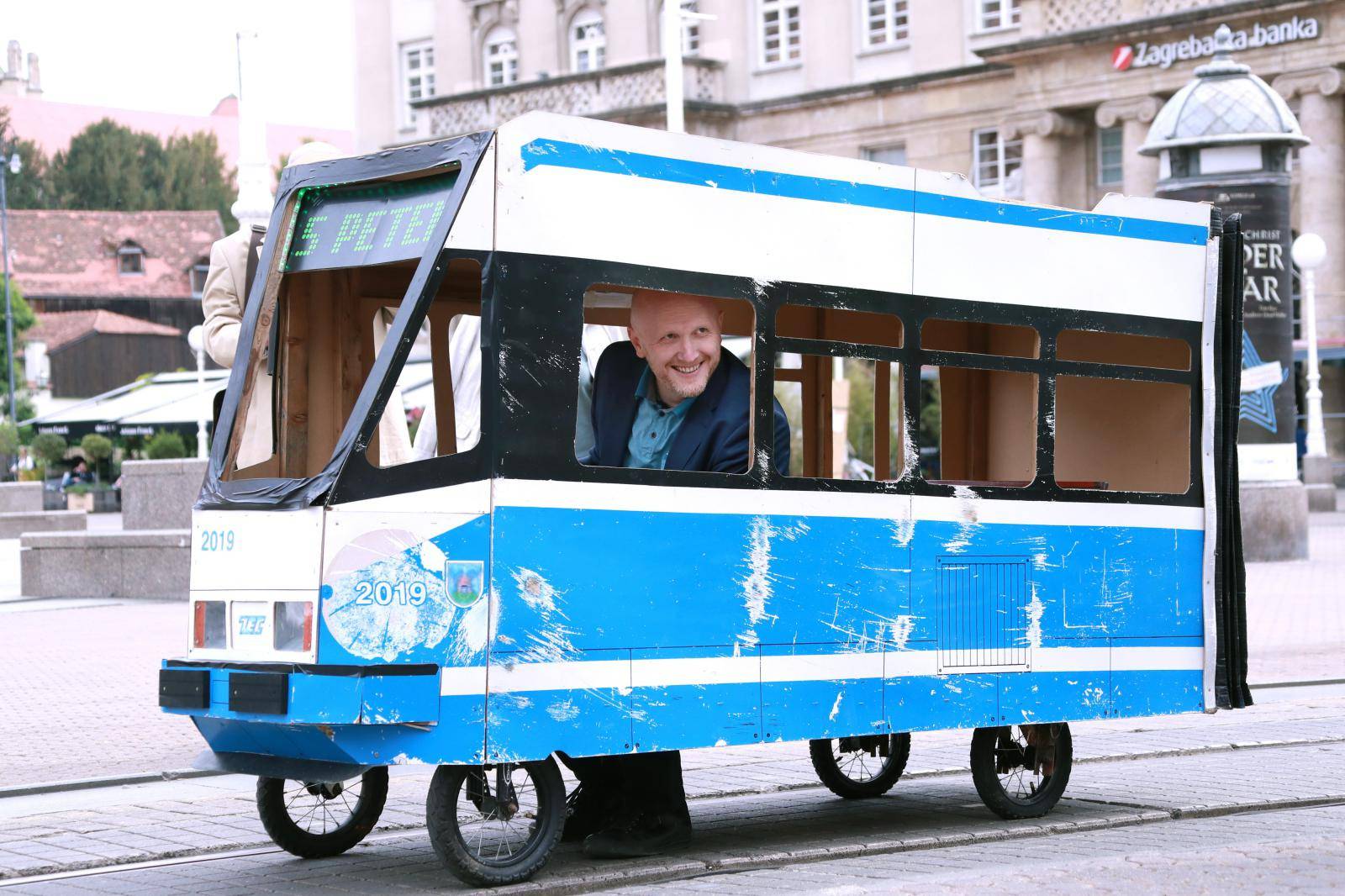 'Kako saniraju Zagreb? Skinuli su dimnjak koji je bio valjan...'