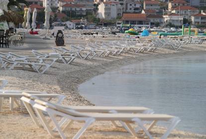 Plaža u Okrugu Gornjem prije samo nekoliko dana bila je puna turista