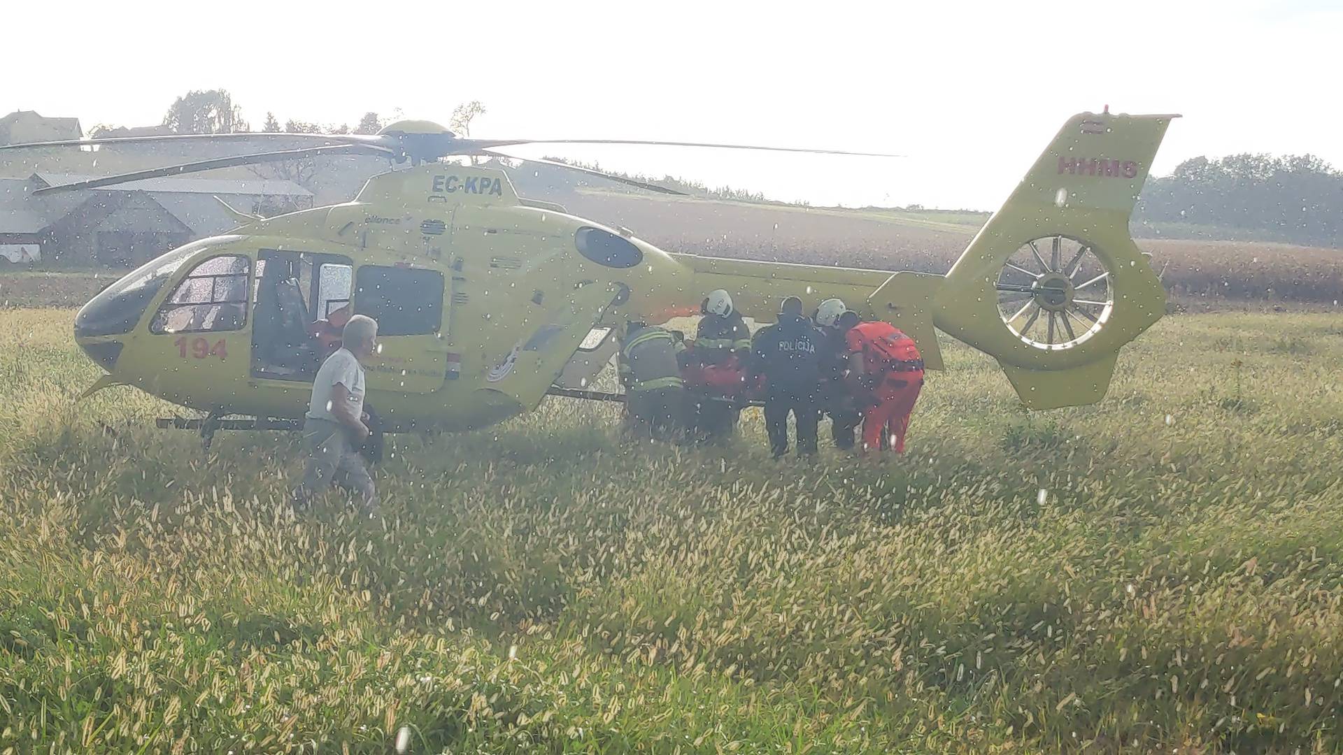 VIDEO Tragedija kod Kloštar Ivanića: Jedan poginuli, drugog helikopter vozio u KB Dubrava