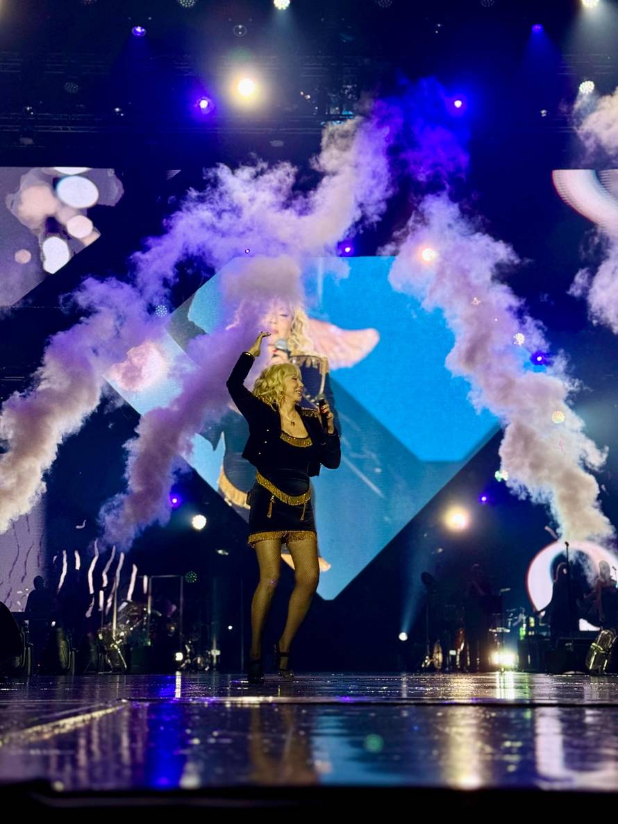 Obožavatelji oduševljeni jednim detaljem na koncertu: Dobili smo piće u čaši na Lepu Brenu