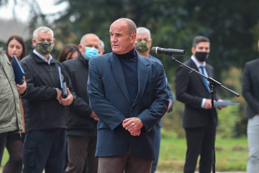 Zagreb: Milanović uručio odlikovanja pripadnicima 1. gardijske brigade Tigrovi