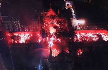 U plamenu bio cijeli krov: Iz zraka snimili požar katedrale