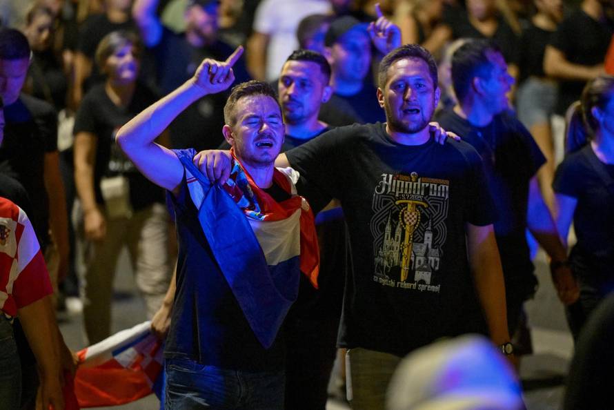 Zagreb: Završio je koncert Marka Perkovića Thompsona, kolone ljudi idu s hipodroma