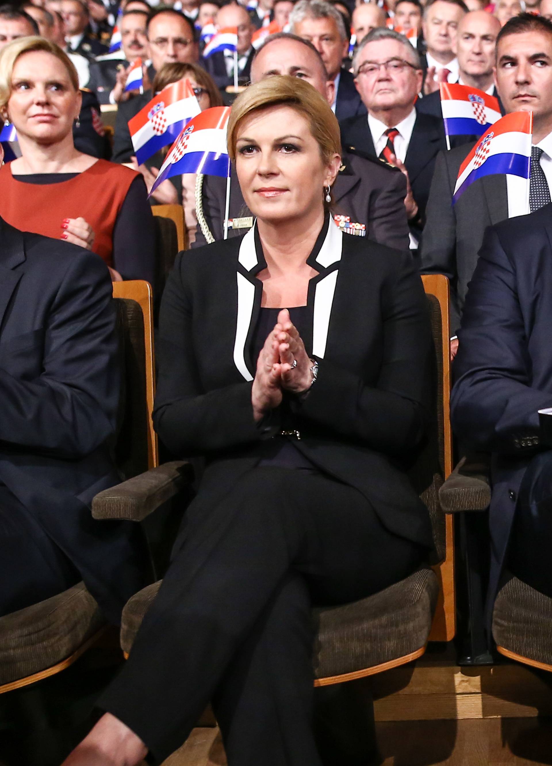 Kolinda kopira Ivu Josipovića. Hoće li kopirati i njegov kraj?