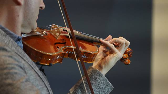 Beograd: Fondacija Đoković predstavila najvrjedniju violinu na svijetu koncertom proslavljenog virtuoza Stefana Milenkovića