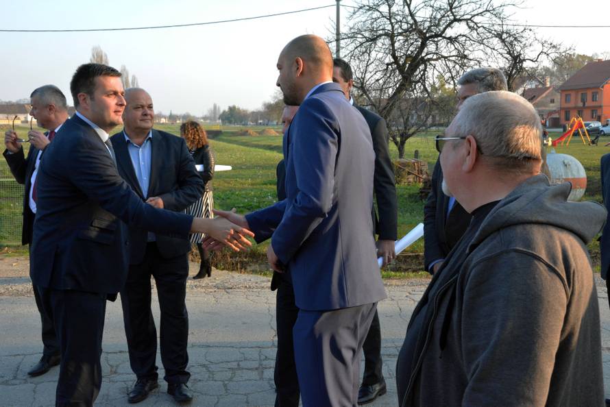 Ministar ÄoriÄ obiÅ¡ao radove na povezivanju vodoopskrbnog sustava Slavonski Brod