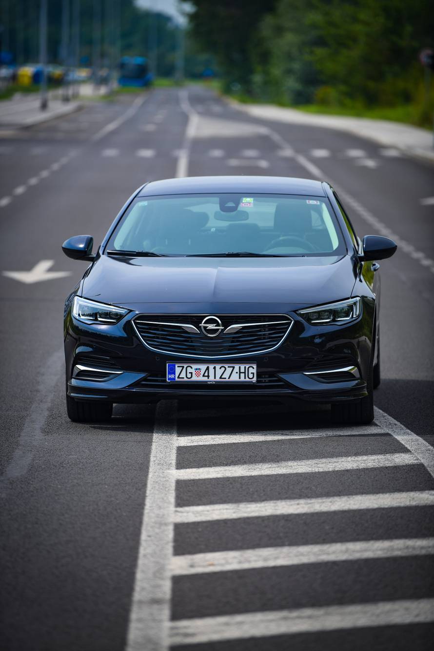 Opel Insignia na testu: Moćna limuzina sa stilom i klasom