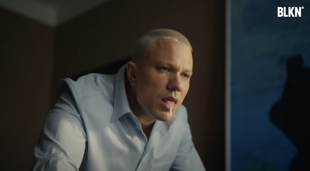 FOTO Relja i Nikolija šokirali publiku bizarnim spotom: 'Pa kao da im držimo svijeću...'