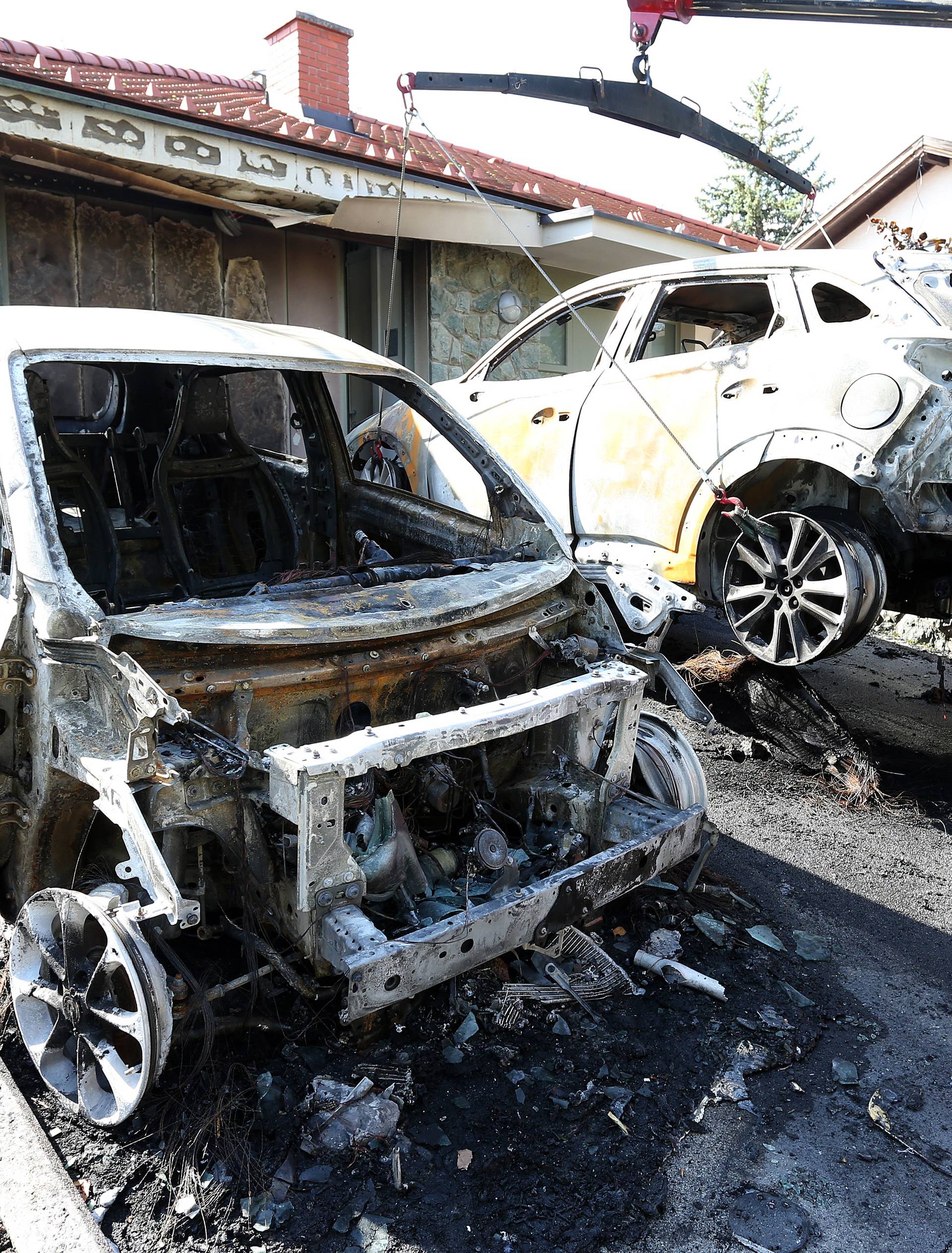 Završili u istražnom zatvoru: Zapalili su dva auta u Zagrebu