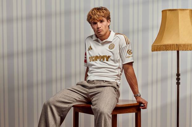 FOTO Hajduk je predstavio treći dres. Slavi 100 godina operete