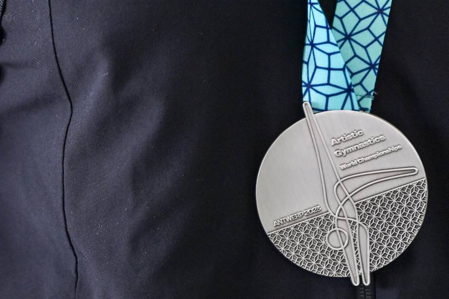 Zagreb: Tin Srbića dočekao i njegov pas Zdenko s medaljom oko vrata
