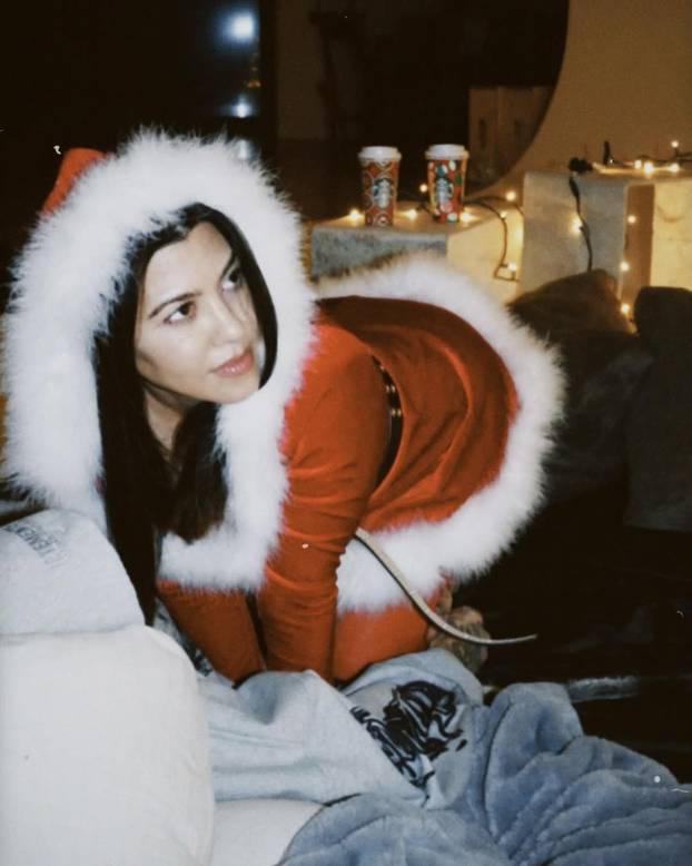 FOTO Kardashianke ovogodišnji Božić provele pomalo neobično za njih: Pogledajte što su radile