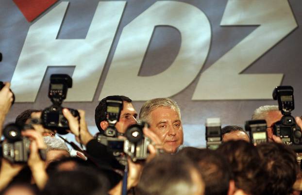 2007. Predsjednik HDZ-a Ivo Sanader najavio da očekuje mandat za sastavljanje vlade 
