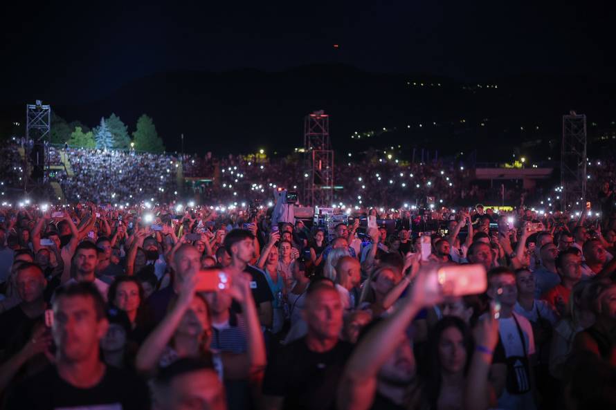 Sarajevo: Dino Merlin održao prvi od tri najavljena koncerta na stadionu Koševo