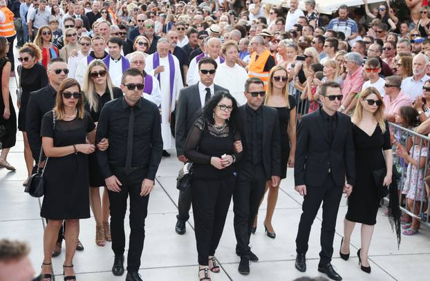 FOTO Ovako se Split oprostio od svog Olivera prije osam godina