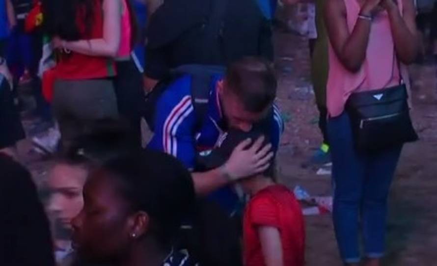 Portugalski dječak zaustavio je suze Francuzu i ganuo svijet...