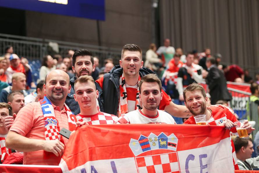 Oprostite, može jedna fotka? Vatrena 'kaubojka' oduševila