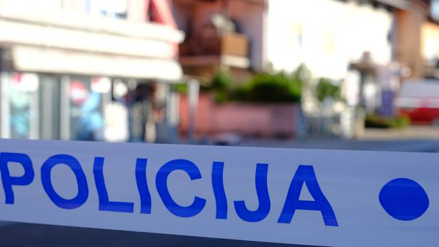 Tučnjava u Drnišu: Ušao u kafić i udarao muškarca nogom u glavu. Policija ga je privela...