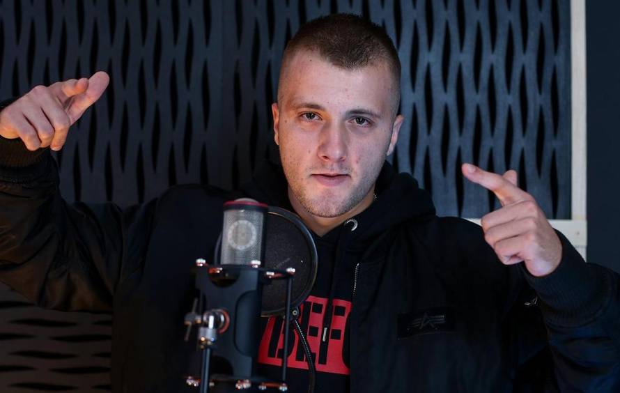 Gršu u Trilju gađali bocama, on zaustavio koncert: 'Nisam ti ja Voyage, oš da ti iščupam glavu'