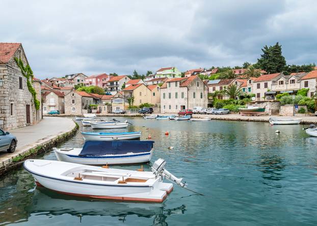 20 šarmantnih hrvatskih mjesta koje većina turista zaobilazi