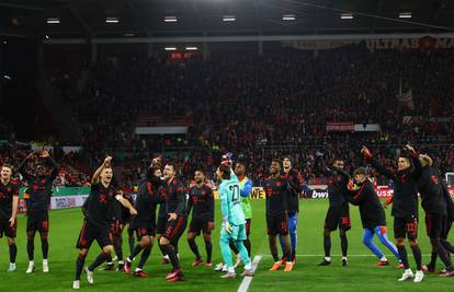 Kupovi u Europi: Man United i Bayern prošli, Roma je kiksala
