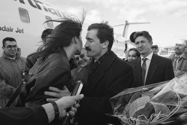 Zagreb: Povratak Anice Kovač s izbora za Miss svijeta gdje je okrunjena prvom pratiljom, 20.11.1995.