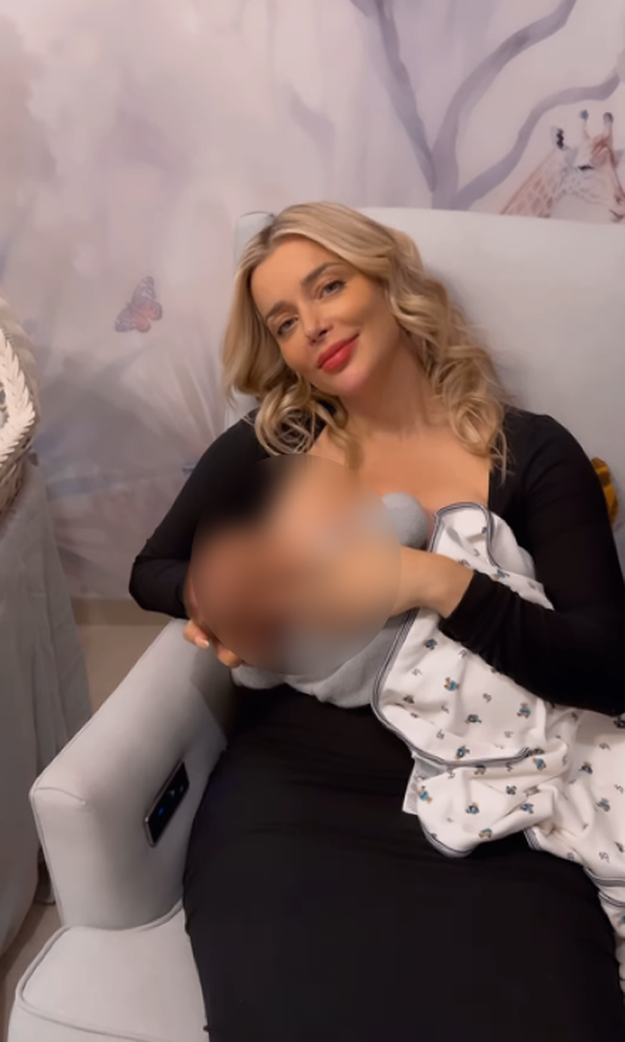 Fani Stipković pokazala kako doji, fanovi poručili: 'Preslatki'