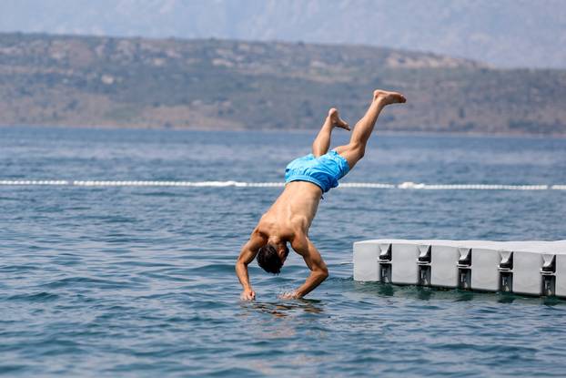 EKSKLUZIVNO Novigrad: Joško Gvardiol ljetne dane provodi na plaži u Novigradu