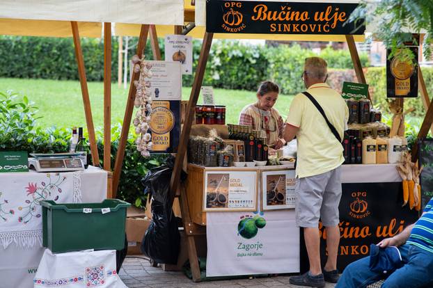 Zagreb: Manifestacija "100% Zagorsko" na Europskom trgu