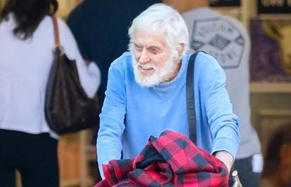 Dick Van Dyke (96) dokazuje ​​da ima zlatno srce: Kupovao je kapute i ostavljao potrebitima