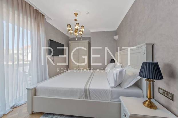 FOTO Luksuzna vila u Vodicama ima grijani bazen, saunu, biljar, jacuzzi... I cijena je 'raskošna'