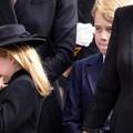 Obuzele su je emocije: Princeza Charlotte (7) rasplakala se na sprovodu kraljice Elizabete II.