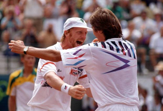 Boris Becker li und Michael Stich beide Deutschland Siegesjubel nach dem Olympiasieg im Doppe