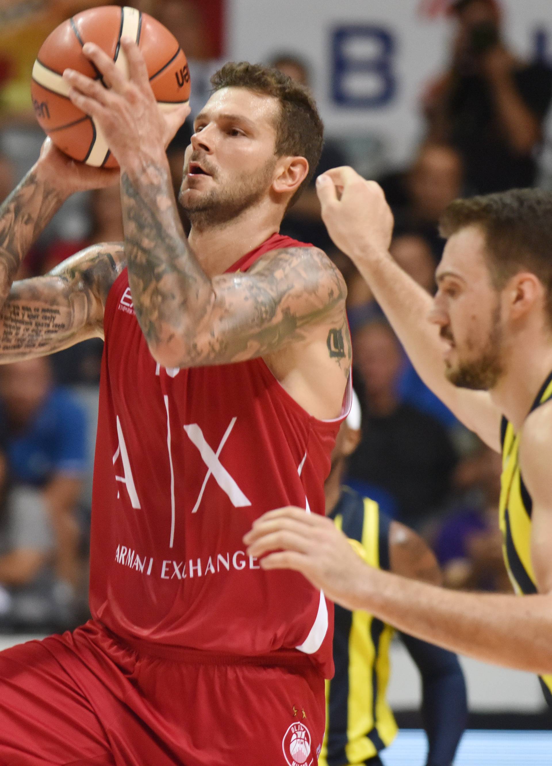 Zadar: Fenerbahce i Olimpia Milano sastali se u 3. kolu Zadar Basketball Tournamenta