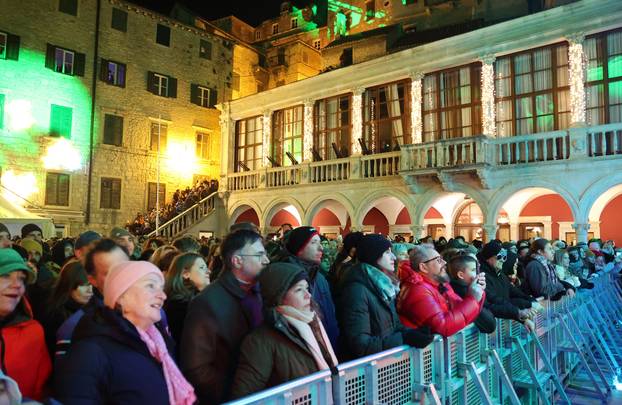 Šibenik:  Britanski trip-hop bend Morcheeba uveo je šibencane i njihove goste u novu 2026.godinu